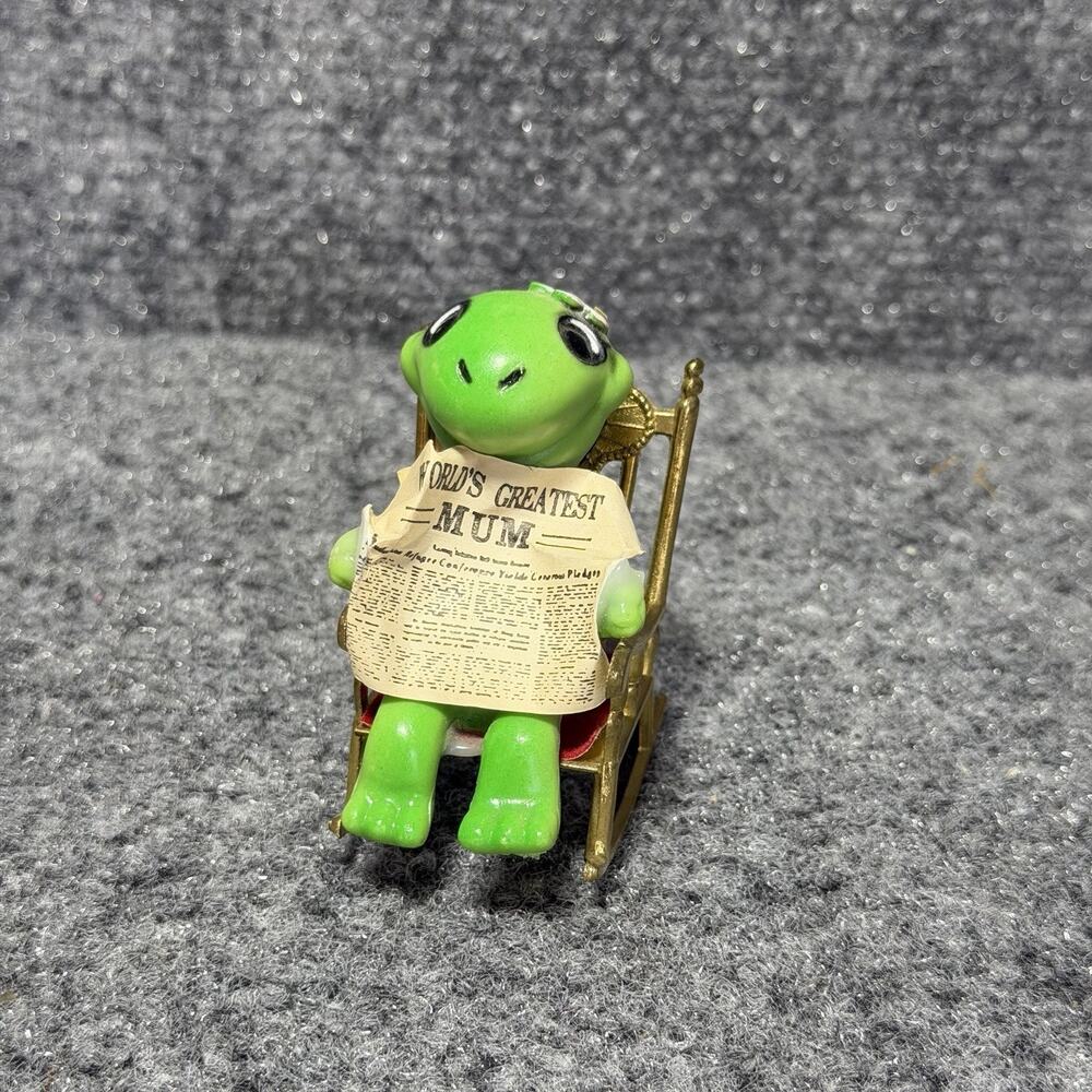 Vintage Enesco Turtle In Rocking Chair Worlds Greatest MUM Reading News Paper
